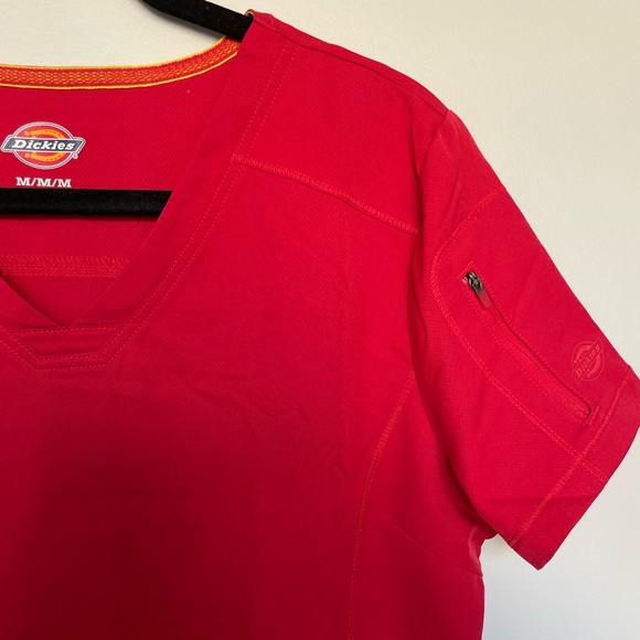 Dynamix by Dickies Women’s 3 Pocket Curved Hemline Scrub Top - Picture 6 of 12